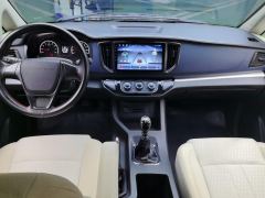 Forthing Lingzhi M5L 1.5T Base 7-seater - фото 16