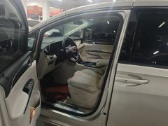 Buick GL8 ES 2.0T Deluxe Version- Edition 7 - ფოტო 14