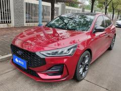 Ford Focus EcoBoost 180 ST-Line - фото 1