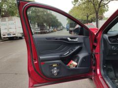 Ford Focus EcoBoost 180 ST-Line - фото 7