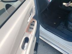Toyota Gravia Dual-Engine 2.5L 2WD Premier Plus Edition - photo 13