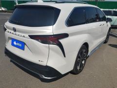 Toyota Gravia Dual-Engine 2.5L 2WD Premier Plus Edition - photo 2