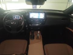 Lexus ES 200 Excellence Edition - ფოტო 16