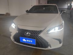 Lexus ES 200 Excellence Edition - ფოტო 3