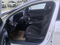 Hyundai Elantra 1.5L CVT Flagship Edition - фото 14