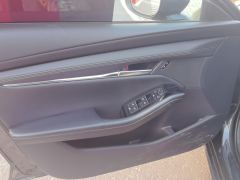 Mazda3 Axela 2.0L Automatic Premium Edition - фото 13