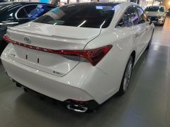 Toyota Avalon Dual-Engine 2.0L Luxury Edition - ფოტო 2