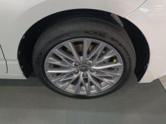 Toyota Avalon Dual-Engine 2.0L Luxury Edition - ფოტო 6
