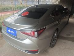Lexus ES 200 Excellence Edition - фото 2