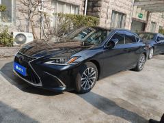 Lexus ES 300h Excellence Edition - ფოტო 1
