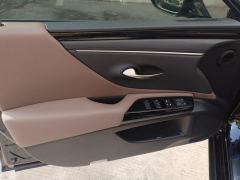 Lexus ES 300h Excellence Edition - ფოტო 12