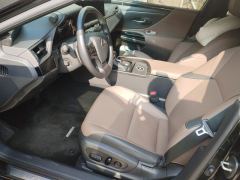 Lexus ES 300h Excellence Edition - ფოტო 14