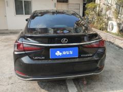 Lexus ES 300h Excellence Edition - ფოტო 7
