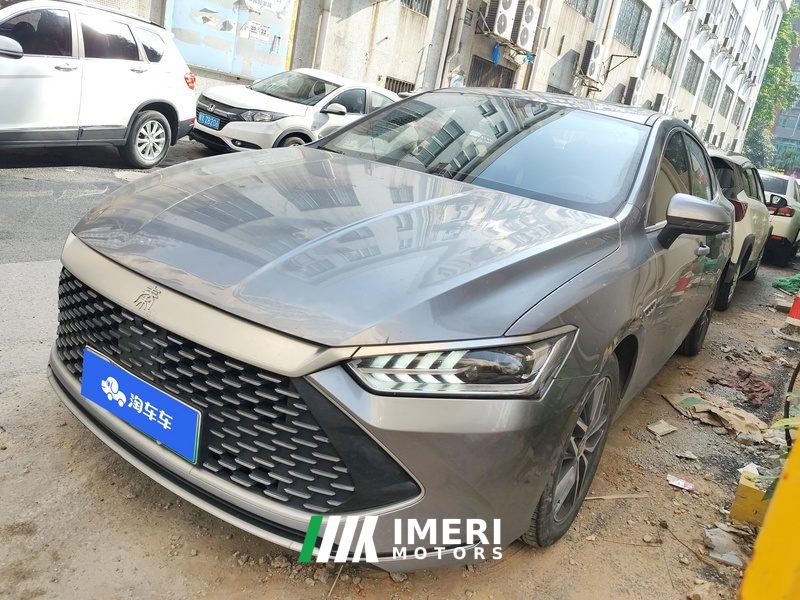 BYD Qin PLUS DM-i 55km Flagship - автомобиль из Китая