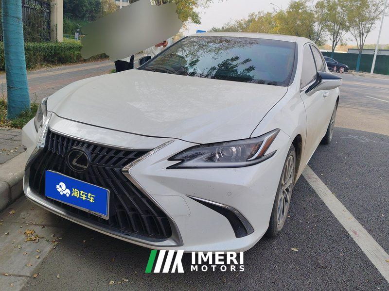Lexus ES 300h Excellence Edition - ავტომობილი ჩინეთიდან