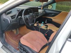Lexus ES 300h Excellence Edition - ფოტო 14