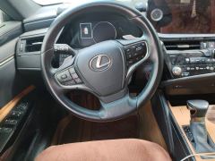 Lexus ES 300h Excellence Edition - ფოტო 18