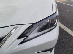 Lexus ES 300h Excellence Edition - ფოტო 4