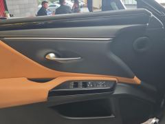Lexus ES 200 Excellence Edition - фото 12