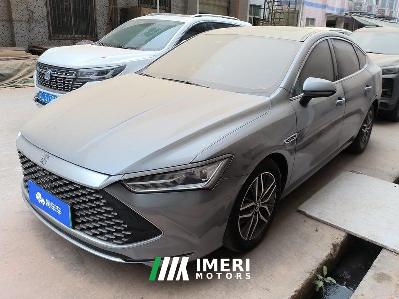 BYD Qin PLUS DM-i 55km Flagship - автомобиль из Китая