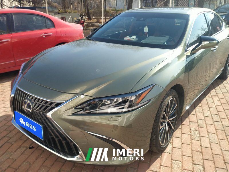 Lexus ES 300h Premium Edition - ავტომობილი ჩინეთიდან