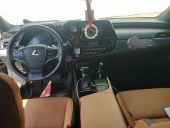 Lexus ES 300h Premium Edition - ფოტო 16