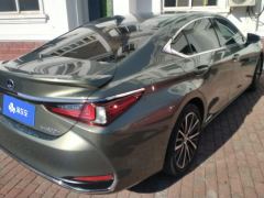 Lexus ES 300h Premium Edition - ფოტო 2