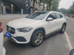 Mercedes-Benz GLA 180 - фото 1