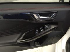 Ford Focus EcoBoost 180 ST Line - ფოტო 13