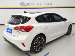 Ford Focus EcoBoost 180 ST Line - ფოტო 2