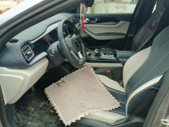 BYD Qin PLUS DM-i 55km Prestigious Edition - ფოტო 14