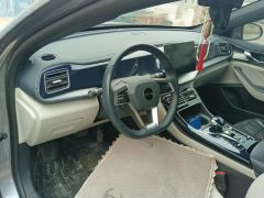 BYD Qin PLUS DM-i 55km Prestigious Edition - ფოტო 16