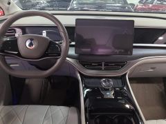 Denza D9 DM-i 970 4WD Flagship Edition - ფოტო 16