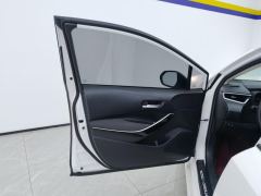 Toyota Corolla Dual-Engine 1.8L E-CVT Elite Edition - фото 12