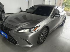 Lexus ES 200 Excellence Edition - photo 1