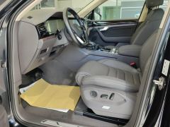 Volkswagen Touareg 3.0T Premium Classic Sports Suit - ფოტო 8