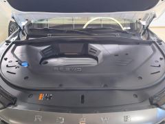 Roewe RX9 2.0T RWD Luxury Edition - фото 18