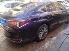 Lexus ES 200 Excellence Edition - ფოტო 2