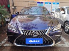 Lexus ES 200 Excellence Edition - ფოტო 3