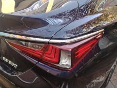 Lexus ES 200 Excellence Edition - ფოტო 5