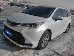 Toyota Sienna Dual-Engine 2.5L Comfort Edition - ფოტო 1