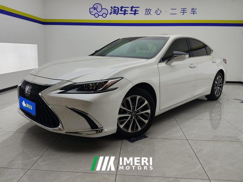 Lexus ES 200 Excellence Edition - автомобиль из Китая