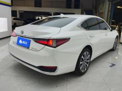 Lexus ES 200 Excellence Edition - фото 2