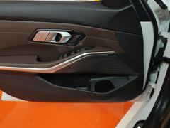 BMW 3 Series 320Li M Sport Package - ფოტო 12