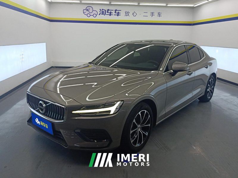 Volvo S60 B4 Smart Luxury Edition - ავტომობილი ჩინეთიდან