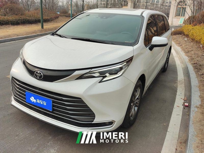 Toyota Sienna Dual-Engine 2.5L 4WD Luxury Edition