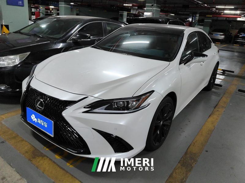 Lexus ES 300h Excellence Edition - ავტომობილი ჩინეთიდან