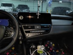 Lexus ES 300h Excellence Edition - ფოტო 17