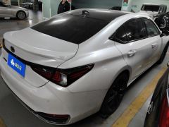 Lexus ES 300h Excellence Edition - ფოტო 2