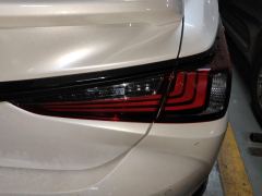 Lexus ES 300h Excellence Edition - ფოტო 5